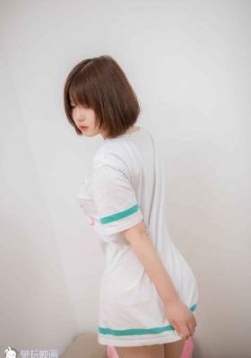 黄久久www_蓝光韩国电影在线观看