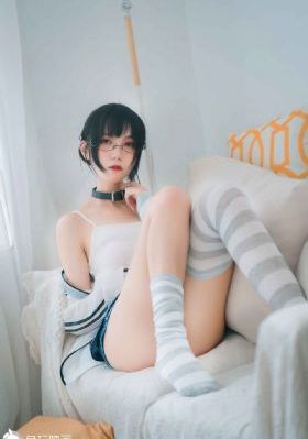 皇帝奴撅屁股含玉势_超清高清视频观看